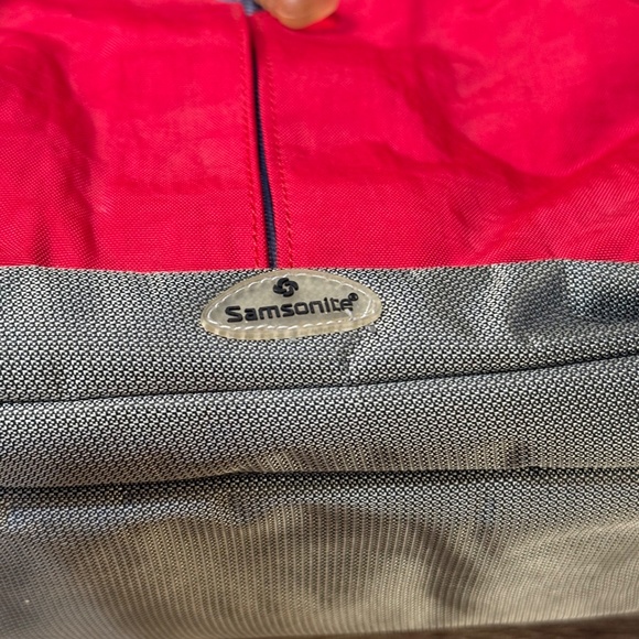 Vintage Samsonite Camera Case Red 2 Shoulder Strap Backpack Camera bag - Picture 2 of 11